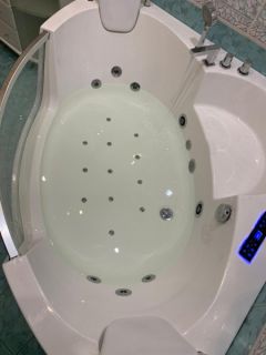 Гидромассажная ванна Frank F165 угловая 1500х1500х600