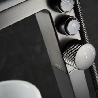 Смеситель Black & White Universe 7562GM для ванны и душа